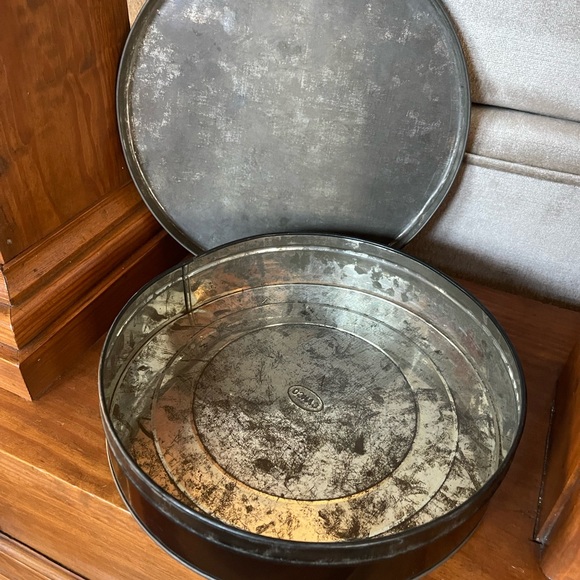 Vintage Canco Candy Tin Helen Harrison 1930’s - Picture 9 of 10